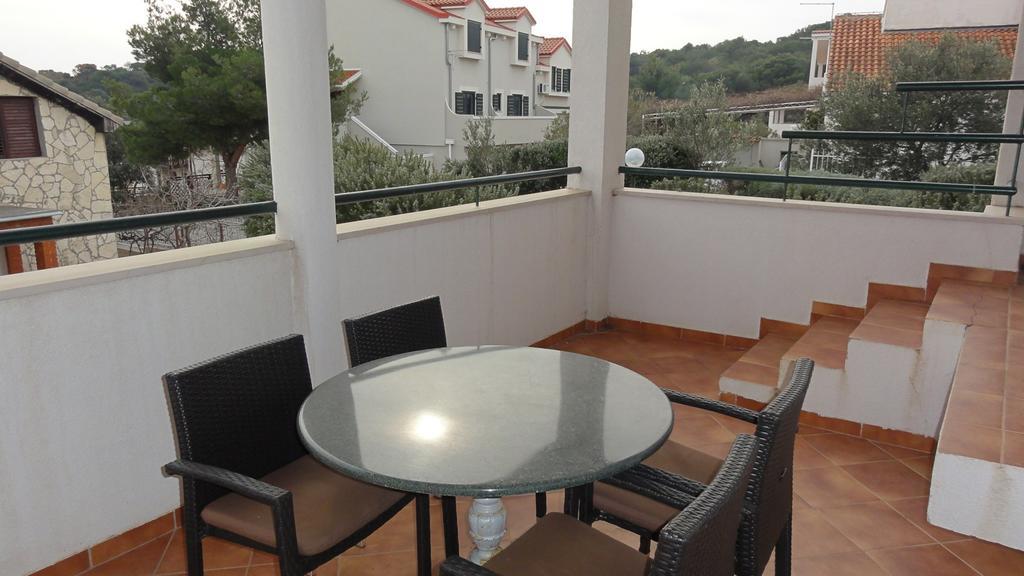 Villa Dvorine Тисно Экстерьер фото
