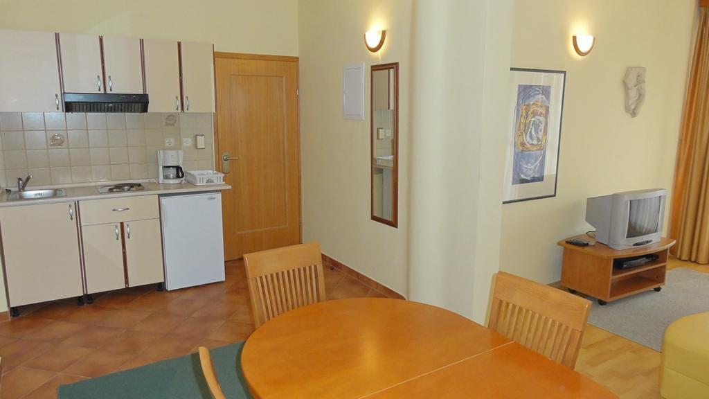 Villa Dvorine Тисно Экстерьер фото