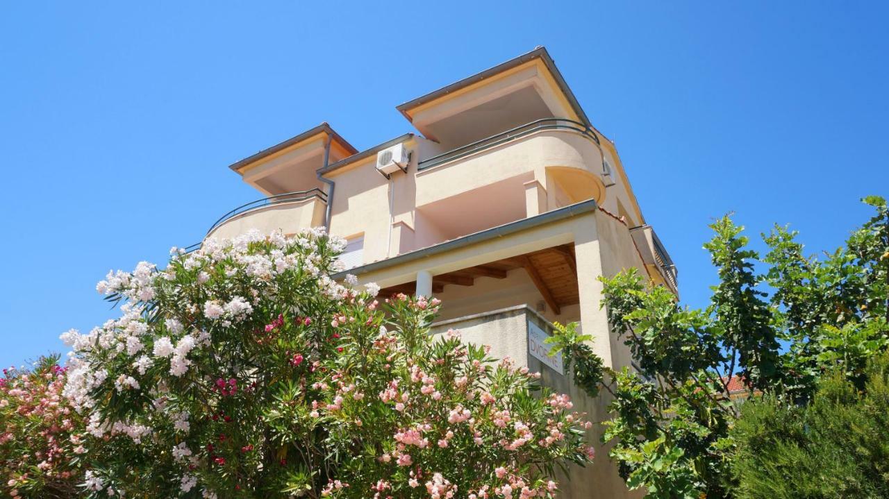 Villa Dvorine Тисно Экстерьер фото