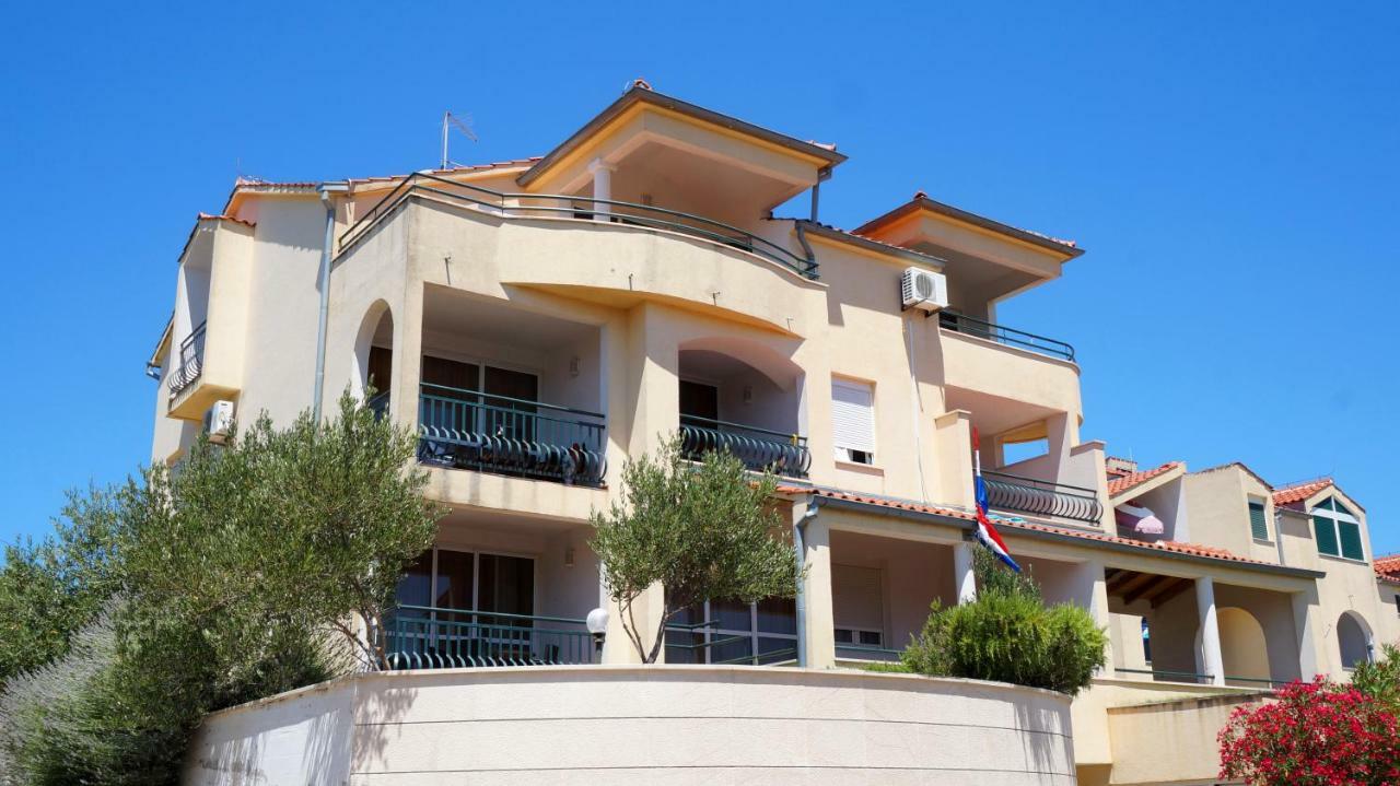 Villa Dvorine Тисно Экстерьер фото