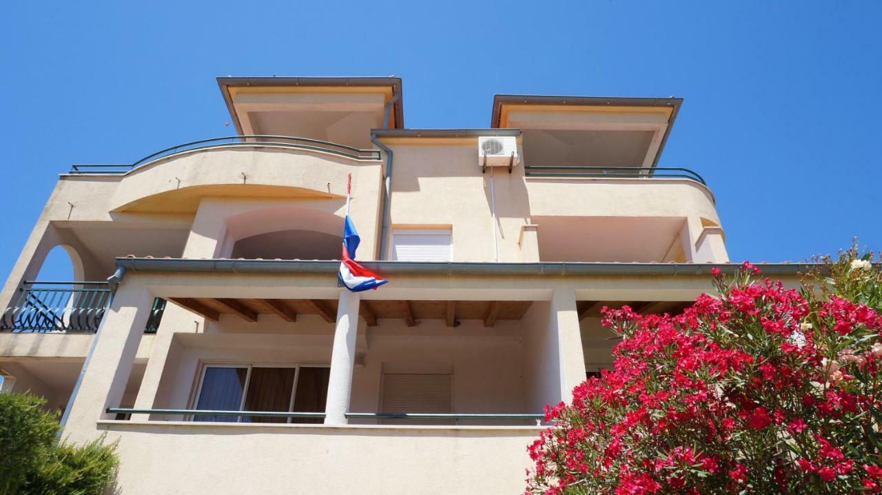 Villa Dvorine Тисно Экстерьер фото